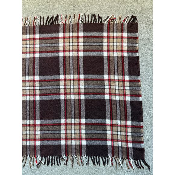 Vintage Faribo plaid stadium blanket - red, brown, white - fringe - 53 x 45 - Picture 8 of 10